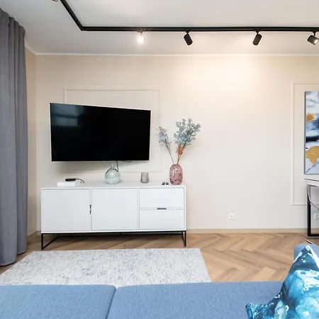 Viru, 2-bedroom With Parking By Ca * Tallinn