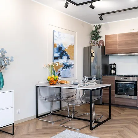 Apartment New Chic 2-bed At Viru By Centralapartments